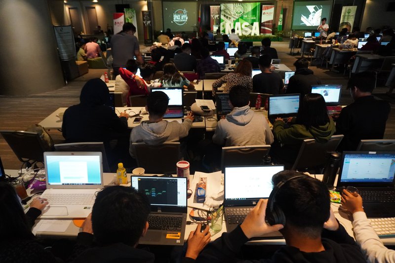 Pinoy developers gather together to address real-world problems on Earth and space using NASA's free and open source data.JPG