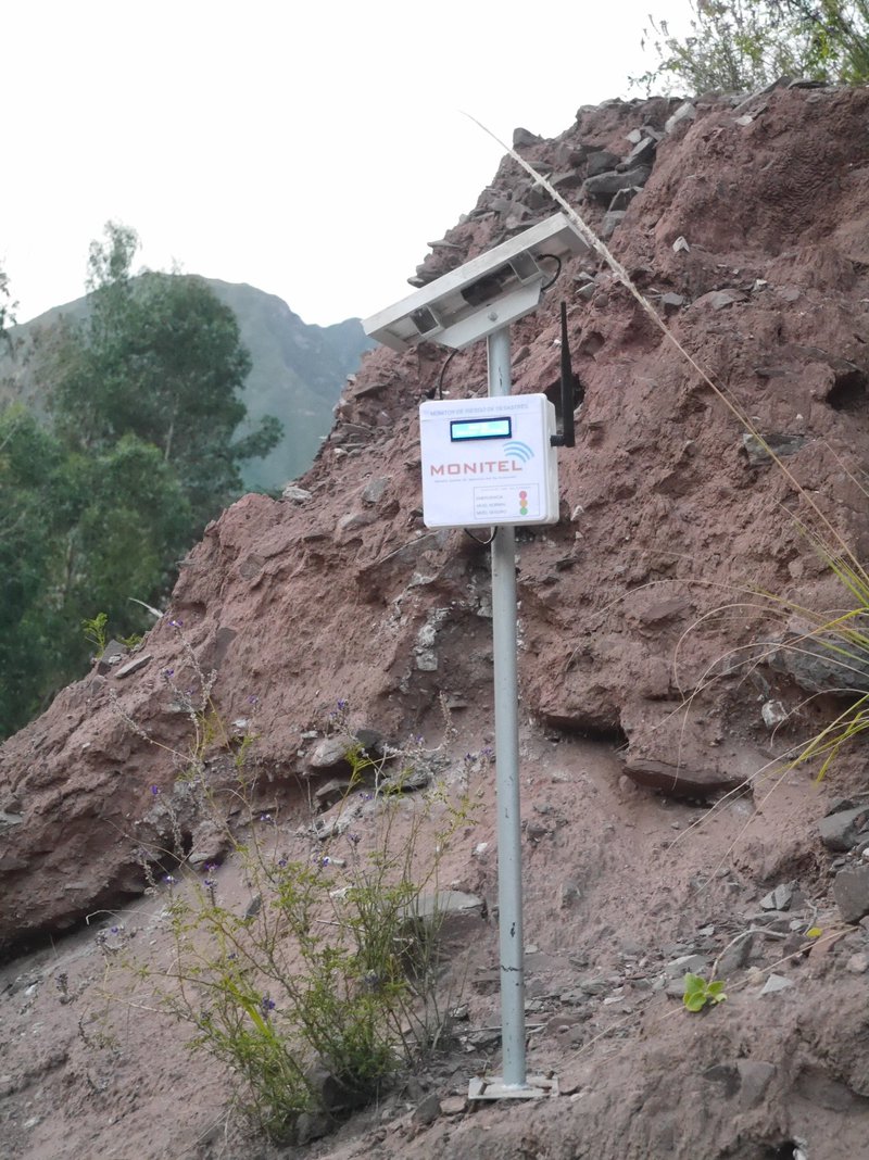 Estación de monitoreo de condiciones geológicas
